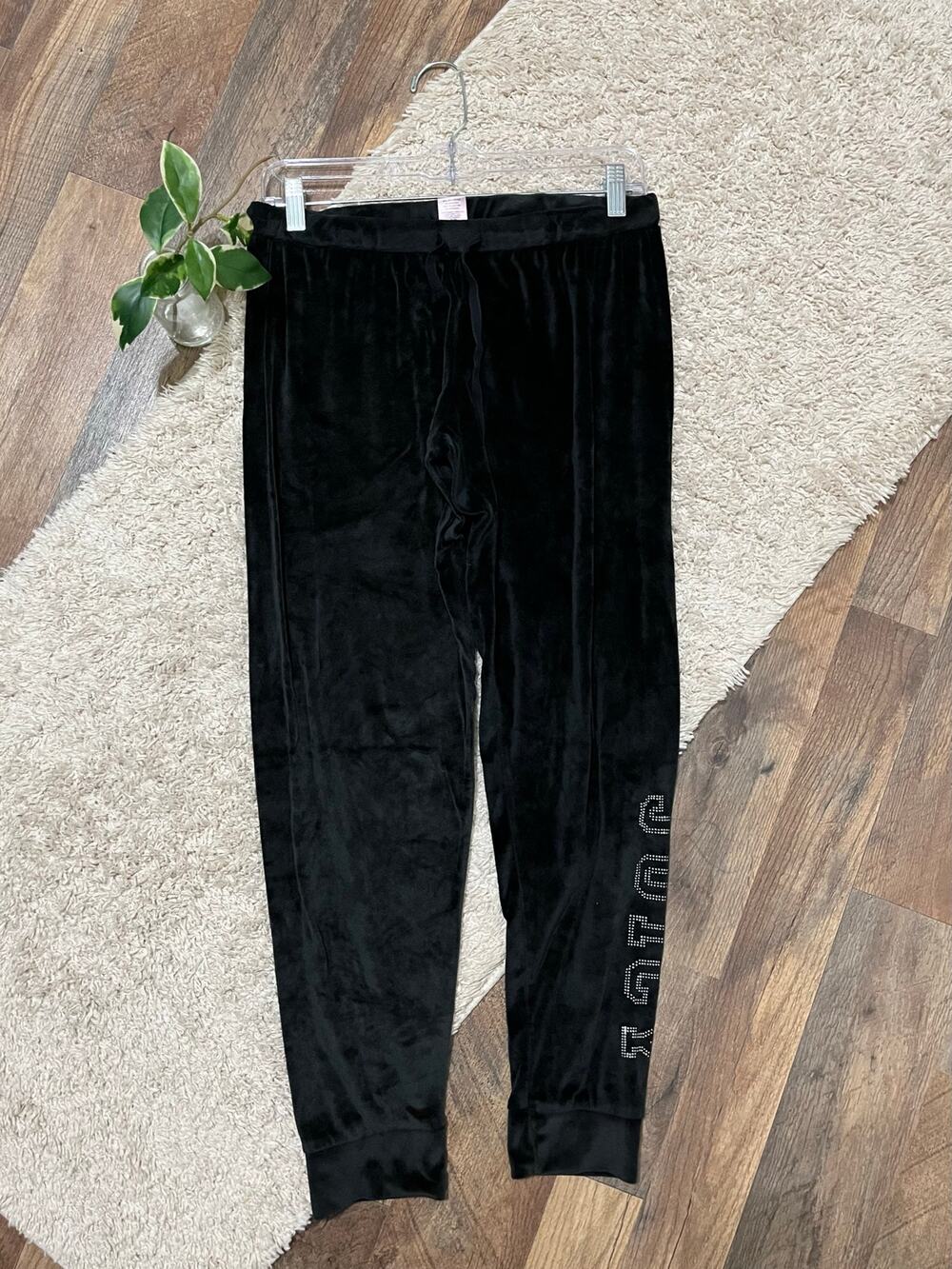 Juicy Couture Medium Black Soft Cozy Velour Embellished Y2K Vibes Jogger Pants